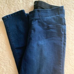 Dark wash ankle jeans